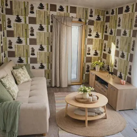 Hubane Aiamajake Saunavoimalusega Kuressaares * Kuressaare