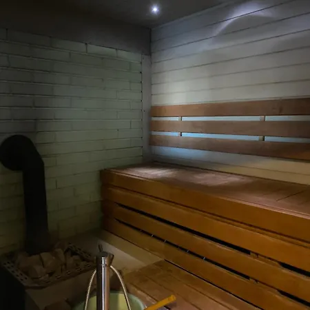 Holiday home Hubane Aiamajake Saunavoimalusega Kuressaares *