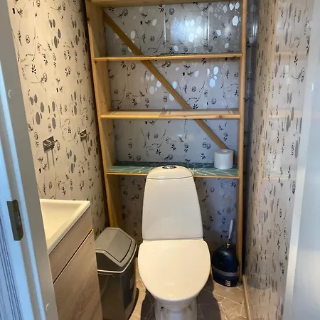 Hubane Aiamajake Saunavoimalusega Kuressaares Holiday home Kuressaare