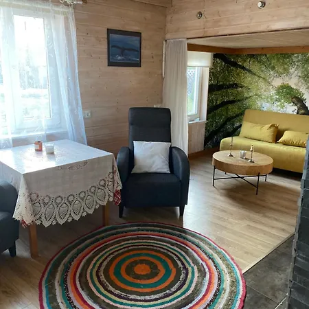 Hubane Aiamajake Saunavoimalusega Kuressaares *